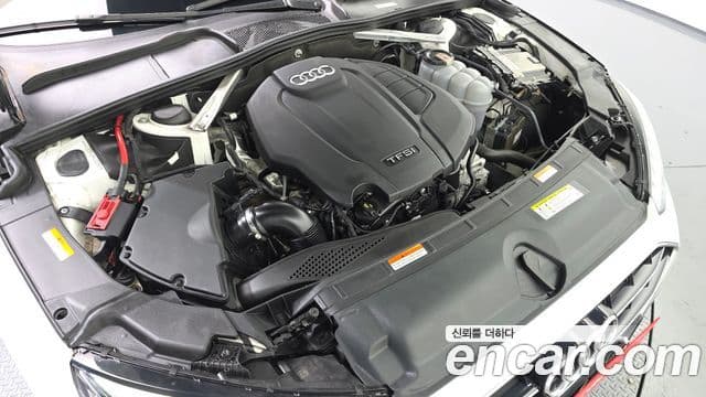 Audi A4 2021 — ფოტო 6/20