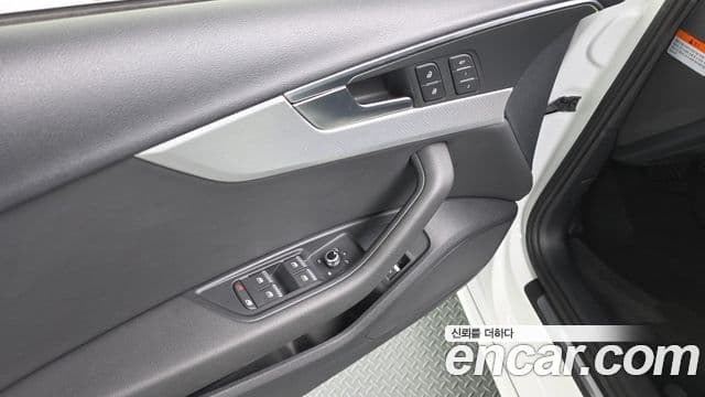 Audi A4 2021 — ფოტო 18/20