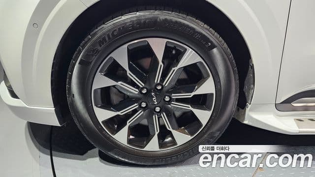 Kia Carnival 2022 — Photo 8/20