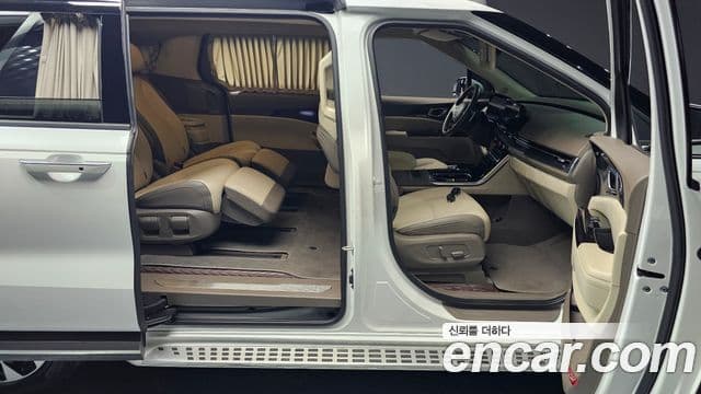 Kia Carnival 2022 — Photo 9/20