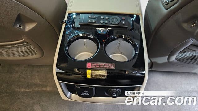 Kia Carnival 2022 — Photo 11/20