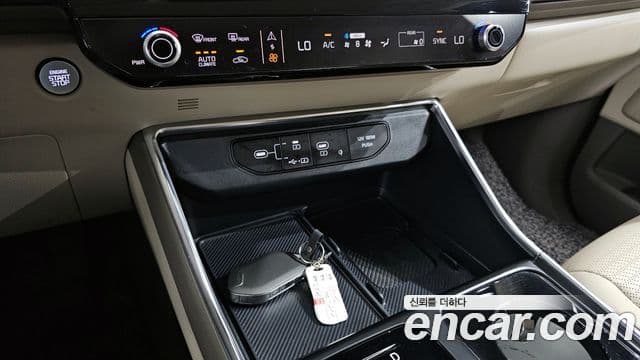 Kia Carnival 2025 — Şəkil 16/20