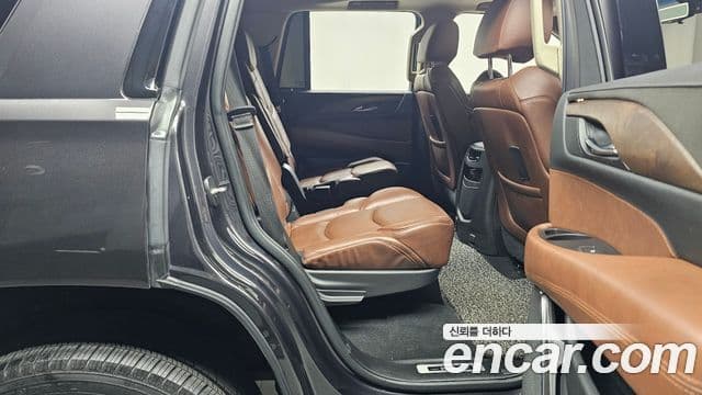 Cadillac Escalade 2018 — ფოტო 12/20