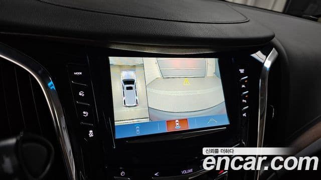 Cadillac Escalade 2018 — ფოტო 15/20