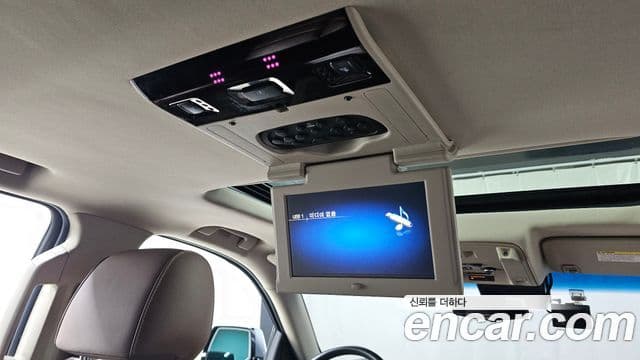 Cadillac Escalade 2018 — ფოტო 17/20