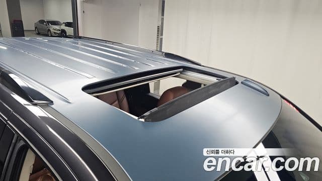 Cadillac Escalade 2018 — ფოტო 19/20