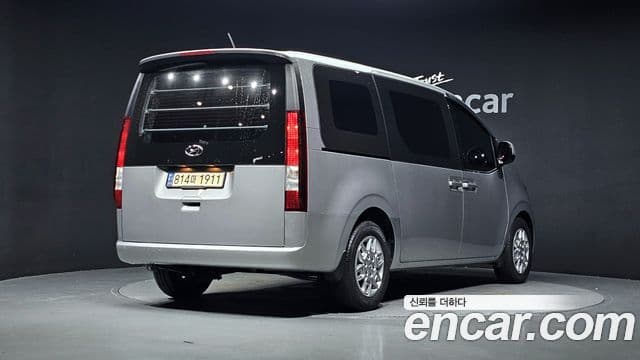 Hyundai Staria 2022 — ფოტო 2/20
