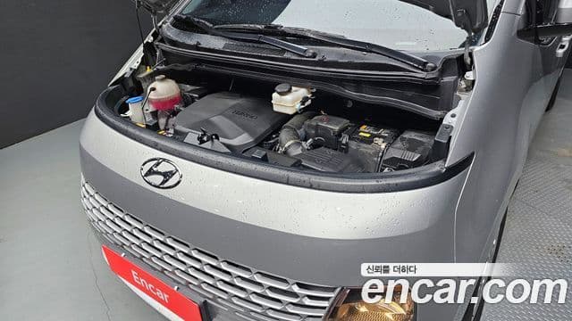 Hyundai Staria 2022 — ფოტო 6/20
