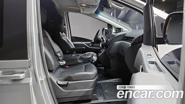 Hyundai Staria 2022 — ფოტო 10/20