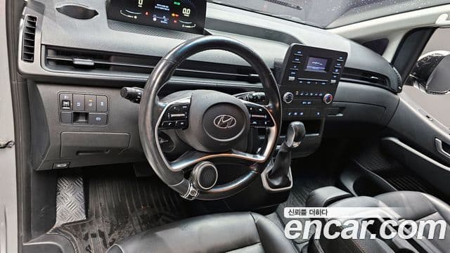 Hyundai Staria 2022 — ფოტო 13/20