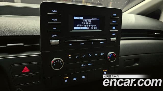 Hyundai Staria 2022 — ფოტო 14/20