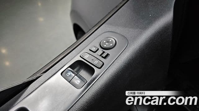 Hyundai Staria 2022 — ფოტო 18/20