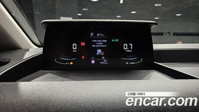 Hyundai Staria 2024 — ფოტო 8/20