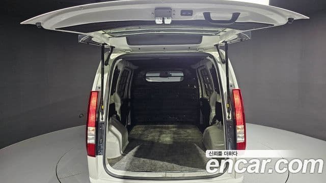 Hyundai Staria 2024 — ფოტო 20/20