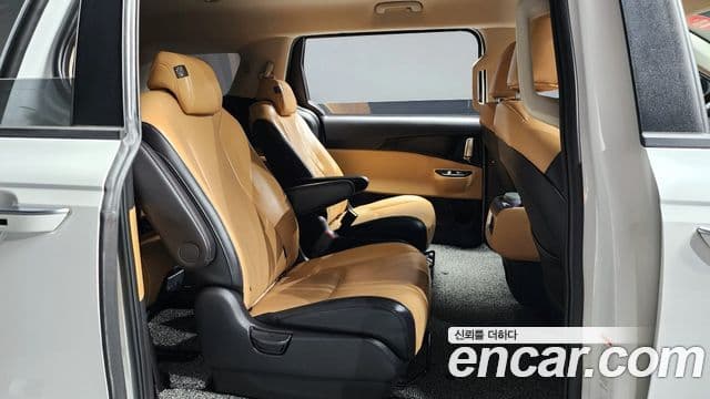 Kia Carnival 2023 — Şəkil 16/20