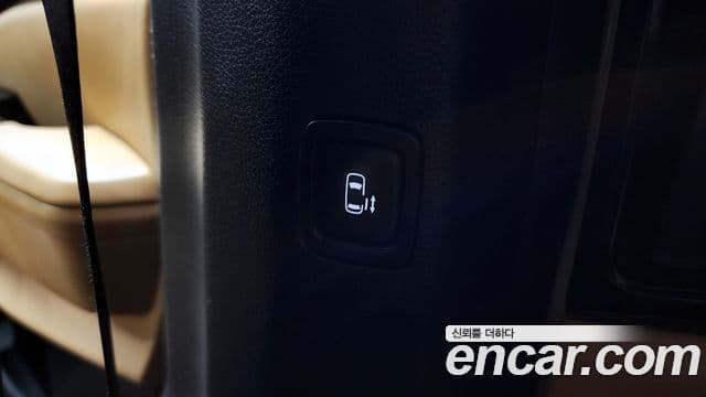 Kia Carnival 2023 — Şəkil 17/20