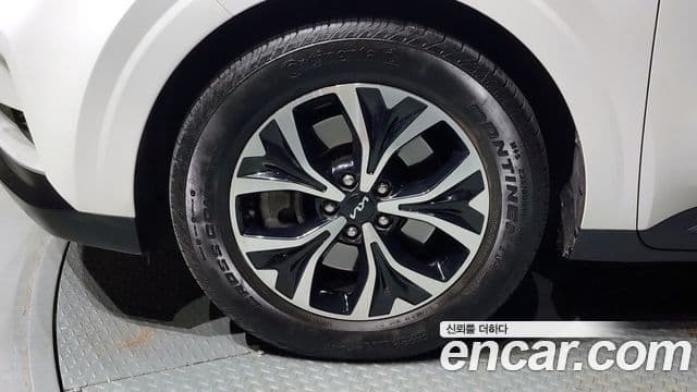 Kia Carnival 2023 — Şəkil 19/20