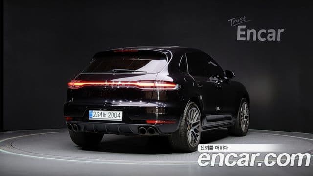 Porsche Macan 2021 — Photo 12/20