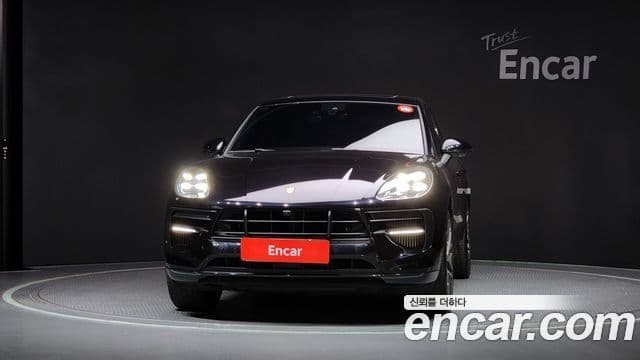 Porsche Macan 2021 — Photo 16/20
