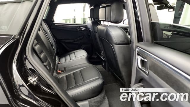 Porsche Macan 2021 — Photo 11/20