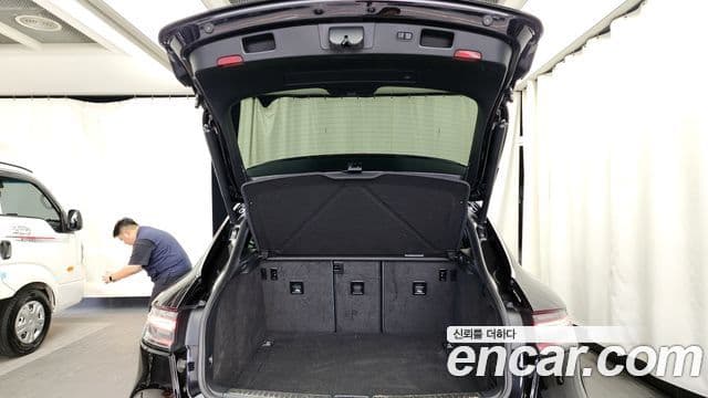 Porsche Macan 2021 — Photo 4/20