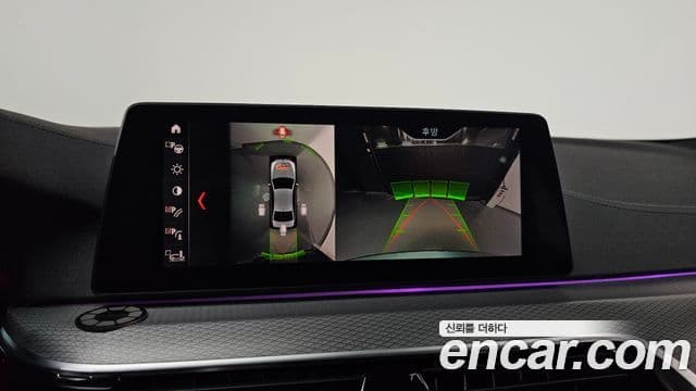 BMW 5 Series 2019 — ფოტო 15/20