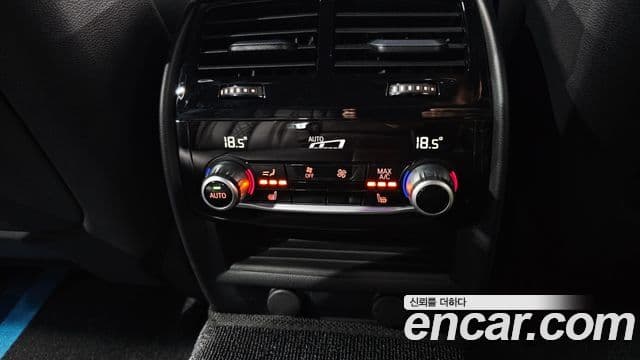 BMW 5 Series 2019 — ფოტო 19/20