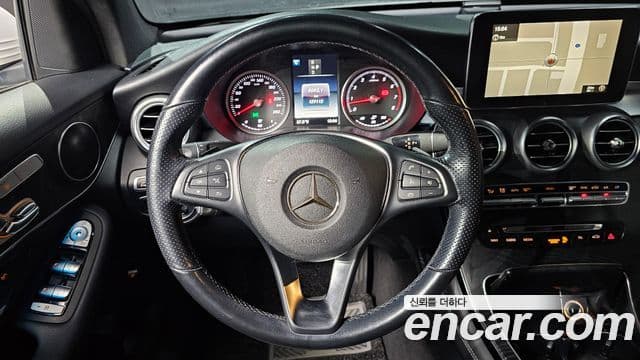 Mercedes-Benz GLC-Class 2019 — ფოტო 13/20