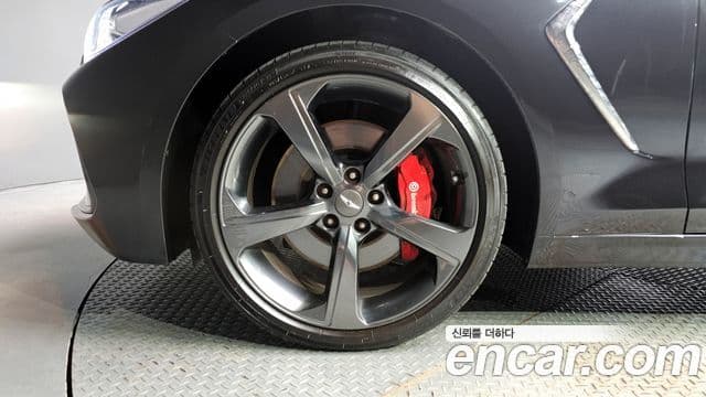 Genesis G70 2019 — Photo 8/20