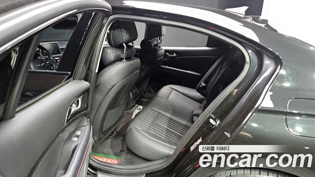 Genesis G70 2019 — Photo 13/20