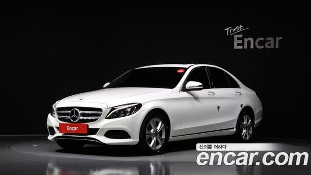 Mercedes-Benz C-Class 2018 — ფოტო 1/20