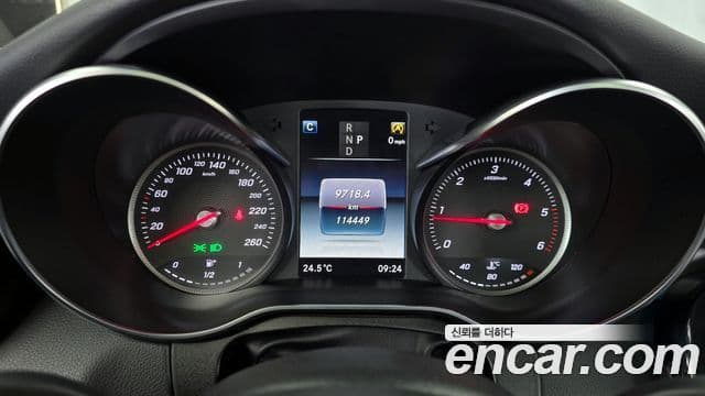 Mercedes-Benz C-Class 2018 — ფოტო 8/20