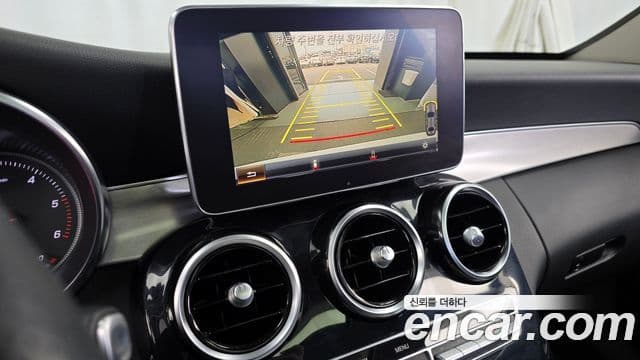 Mercedes-Benz C-Class 2018 — ფოტო 15/20