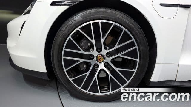 Porsche Taycan 2023 — Şəkil 8/20