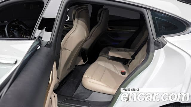 Porsche Taycan 2023 — Şəkil 10/20