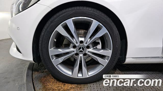 Mercedes-Benz C-Class 2018 — Şəkil 11/20