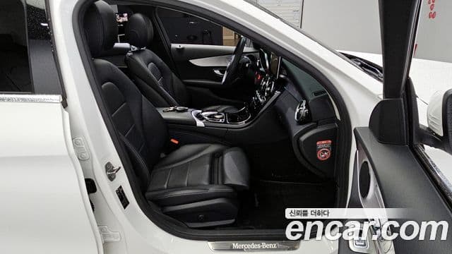 Mercedes-Benz C-Class 2018 — Şəkil 1/20