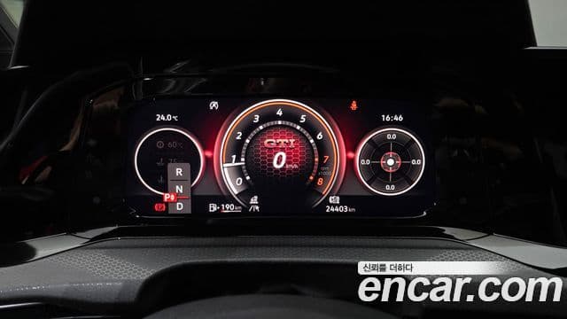 Volkswagen Golf 2023 — ფოტო 8/20