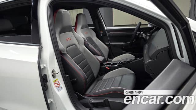 Volkswagen Golf 2023 — ფოტო 10/20