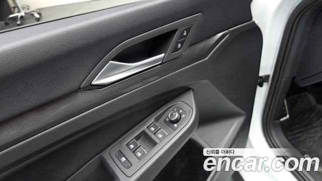 Volkswagen Golf 2023 — ფოტო 12/20