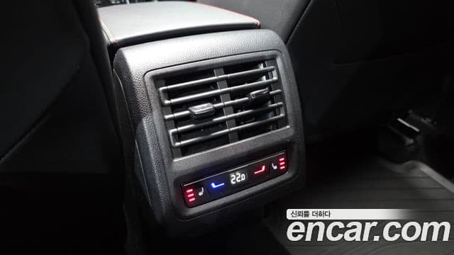 Volkswagen Golf 2023 — ფოტო 19/20