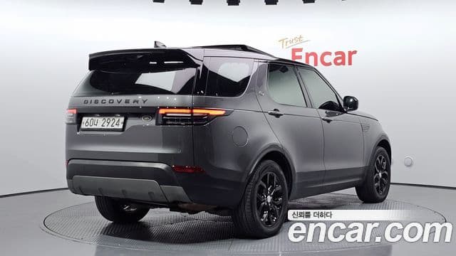 Land Rover Discovery 5 2018 — Şəkil 10/20