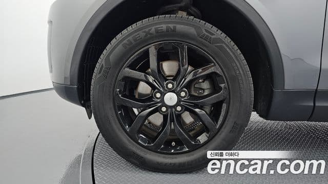 Land Rover Discovery 5 2018 — Şəkil 11/20