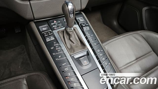 Porsche Macan 2018 — Şəkil 7/20