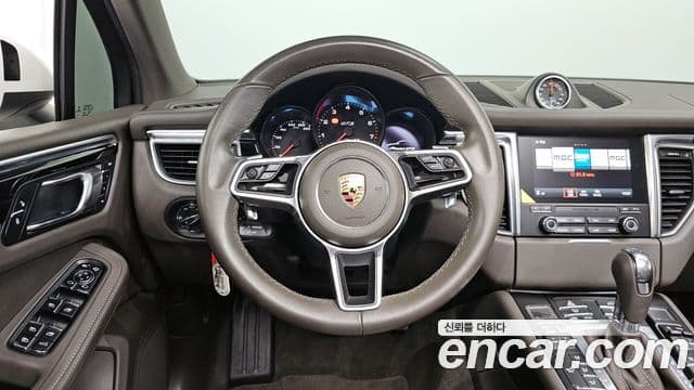 Porsche Macan 2018 — Şəkil 13/20