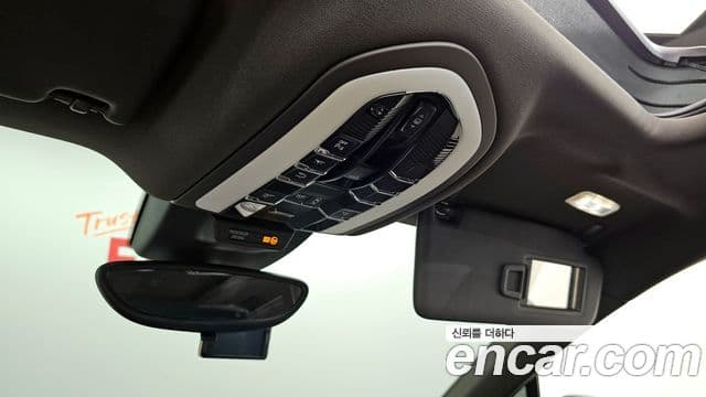Porsche Macan 2018 — Şəkil 14/20