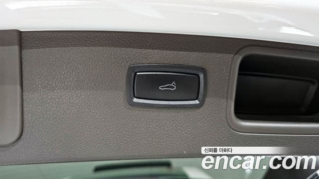 Porsche Macan 2018 — Şəkil 19/20
