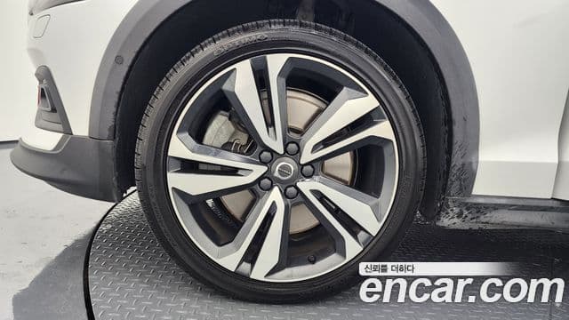 Volvo V60 Cross Country 2020 — ფოტო 4/20