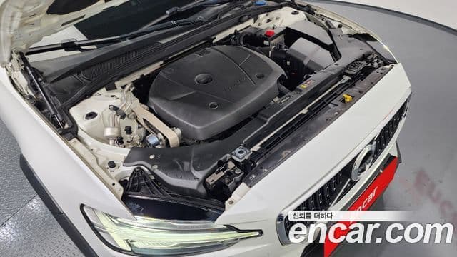 Volvo V60 Cross Country 2020 — ფოტო 5/20