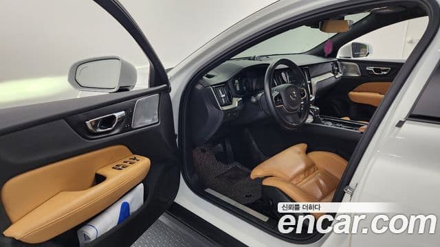 Volvo V60 Cross Country 2020 — ფოტო 9/20